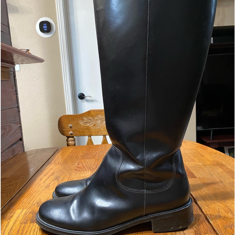 Women’s tall leather boots